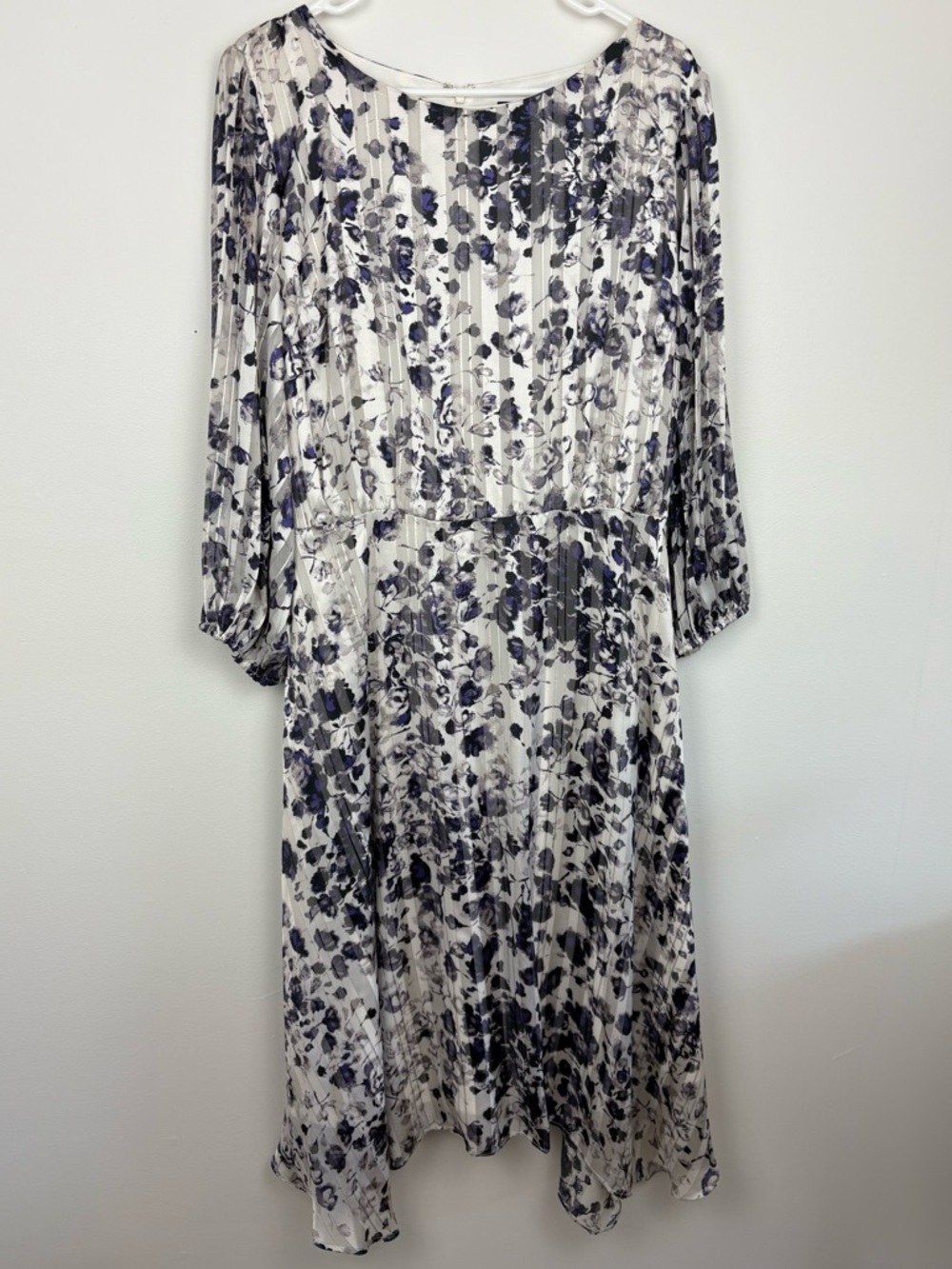 Lane Bryant White & Purple Floral Pleated Midi Dress size 18 from 2020 boho